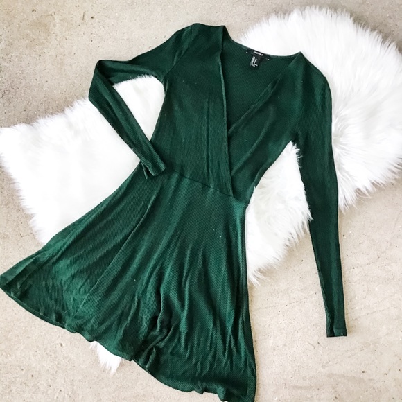 Forever 21 Dresses & Skirts - Forever 21 Emerald Green Longsleeve Surplice Dress